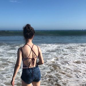 Meet your Posher, Ally